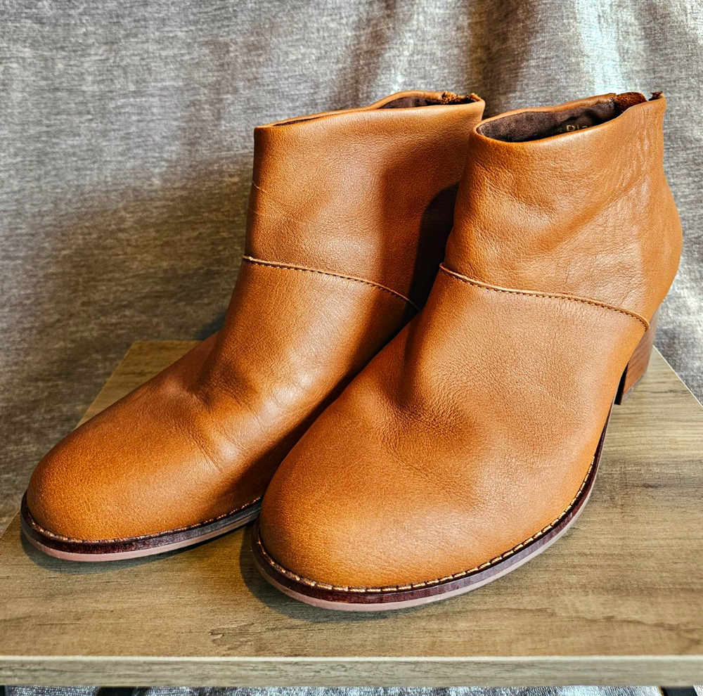 TOMS Brown Leather Ankle Bootie Women’s US 7.5 M Round Toe Zip Block Heel